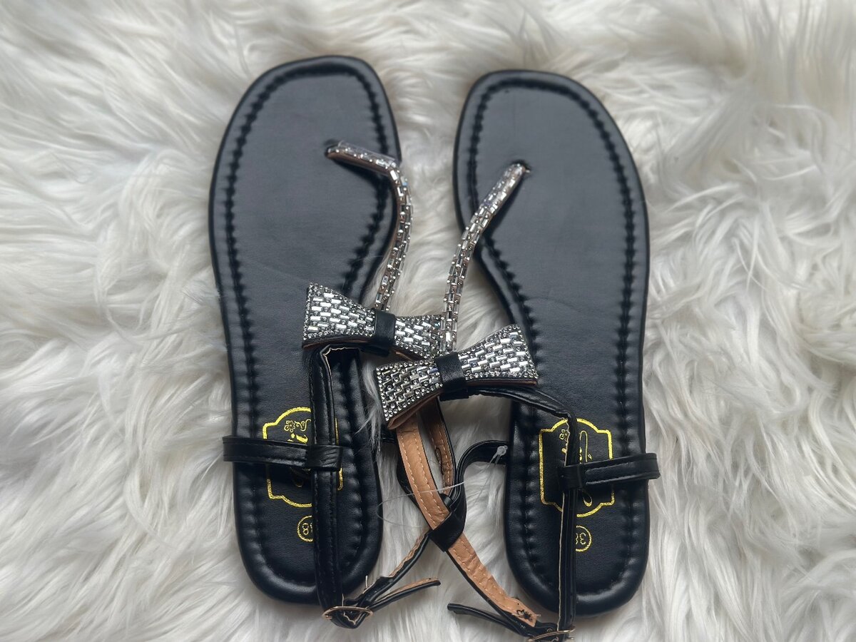 Sandales élégantes en cuir noir