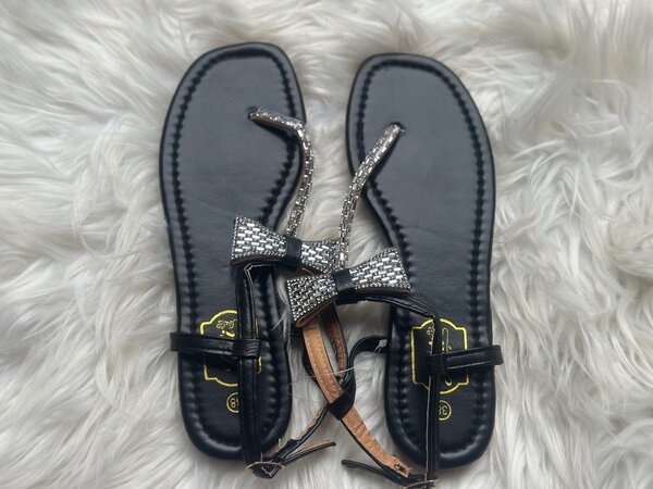 Sandales élégantes en cuir noir