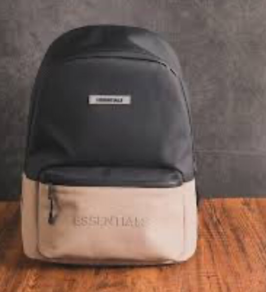 Sac à dos Essentials tendance