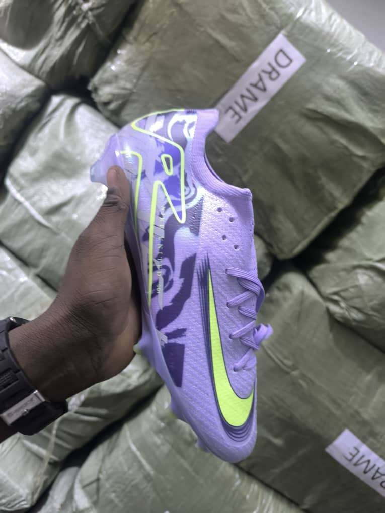 Chaussures de Football Colorées