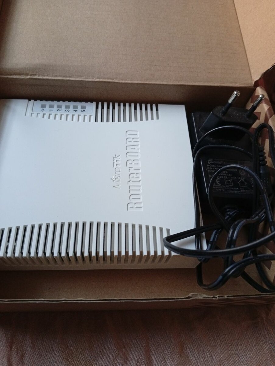 Routeur MikroTik RouterBOARD RB951Ui-2HnD