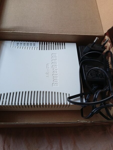 Routeur MikroTik RouterBOARD RB951Ui-2HnD