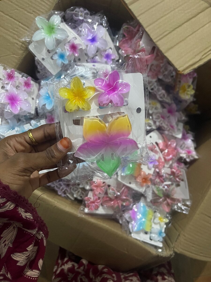 Pince à cheveux fleur colorée