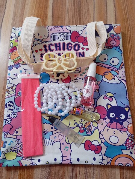 Sac cadeau parfumé Hello Kitty