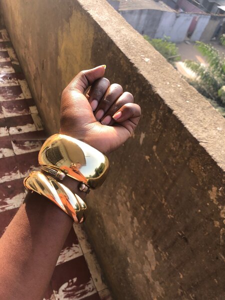 Bracelets dorés élégants