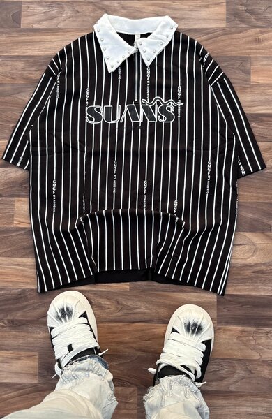 T-shirt col clouté élégant