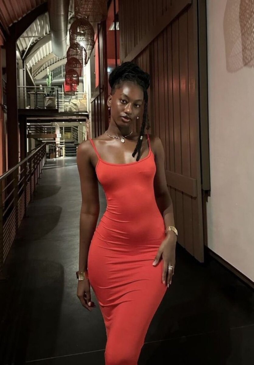 Robe moulante élégante femme