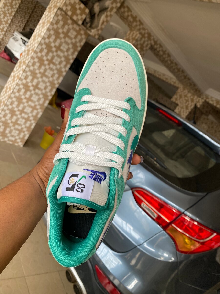 Baskets tendance bleu et blanc