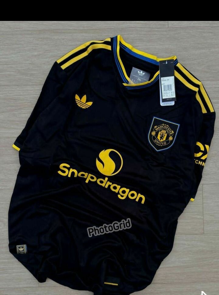 Maillot de foot homme Nike Adidas