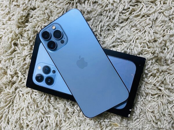 iPhone 13 Pro Max 128gb avec carton