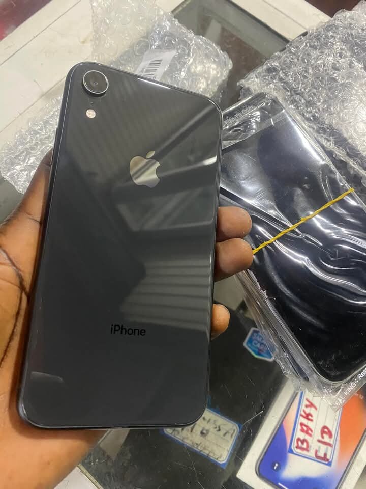 iPhone Noir - Écran Retina