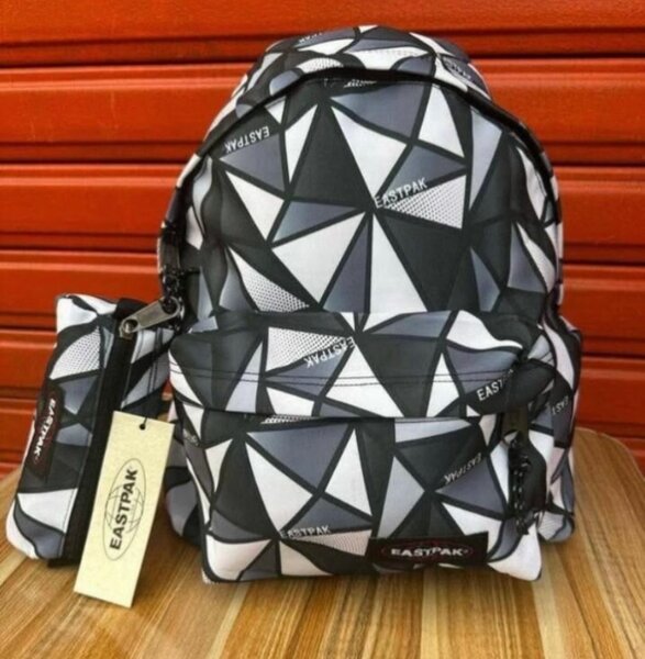 Sac à dos Eastpak motif moderne