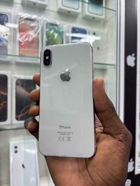 iPhone X 64GB Sans ID