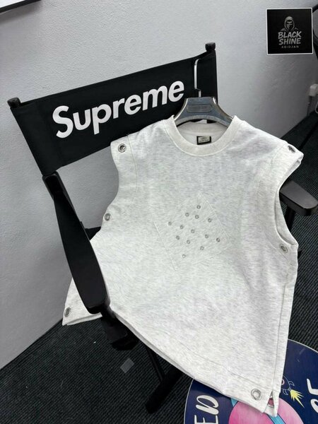 Haut sans manches tendance