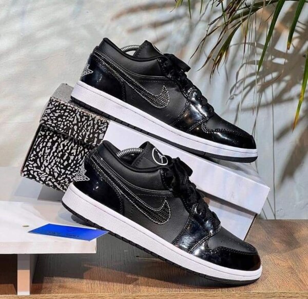Nike Sb dunk and Nike air Jordan 1 low
