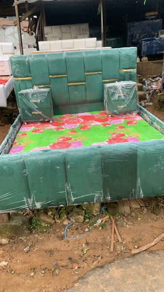 Lit capitonnée très durable