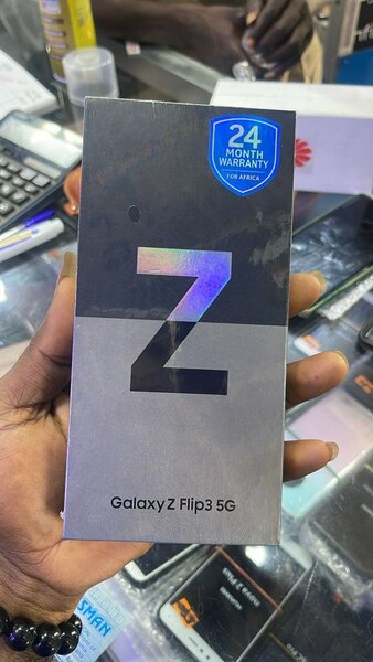 Galaxy Z Flip 3 5G 256gb in box 12 months warranty brand new