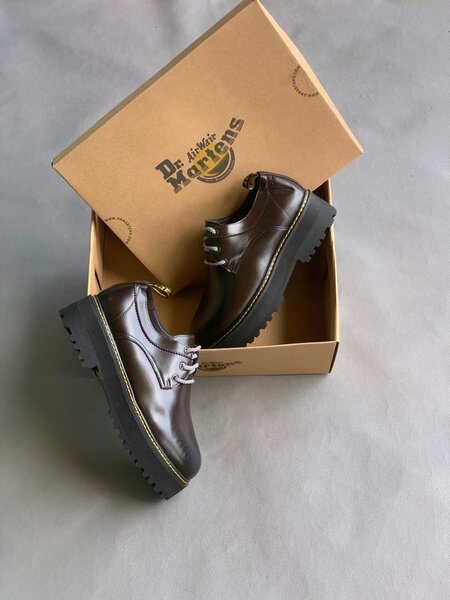 Chaussures Dr. Martens en cuir marron