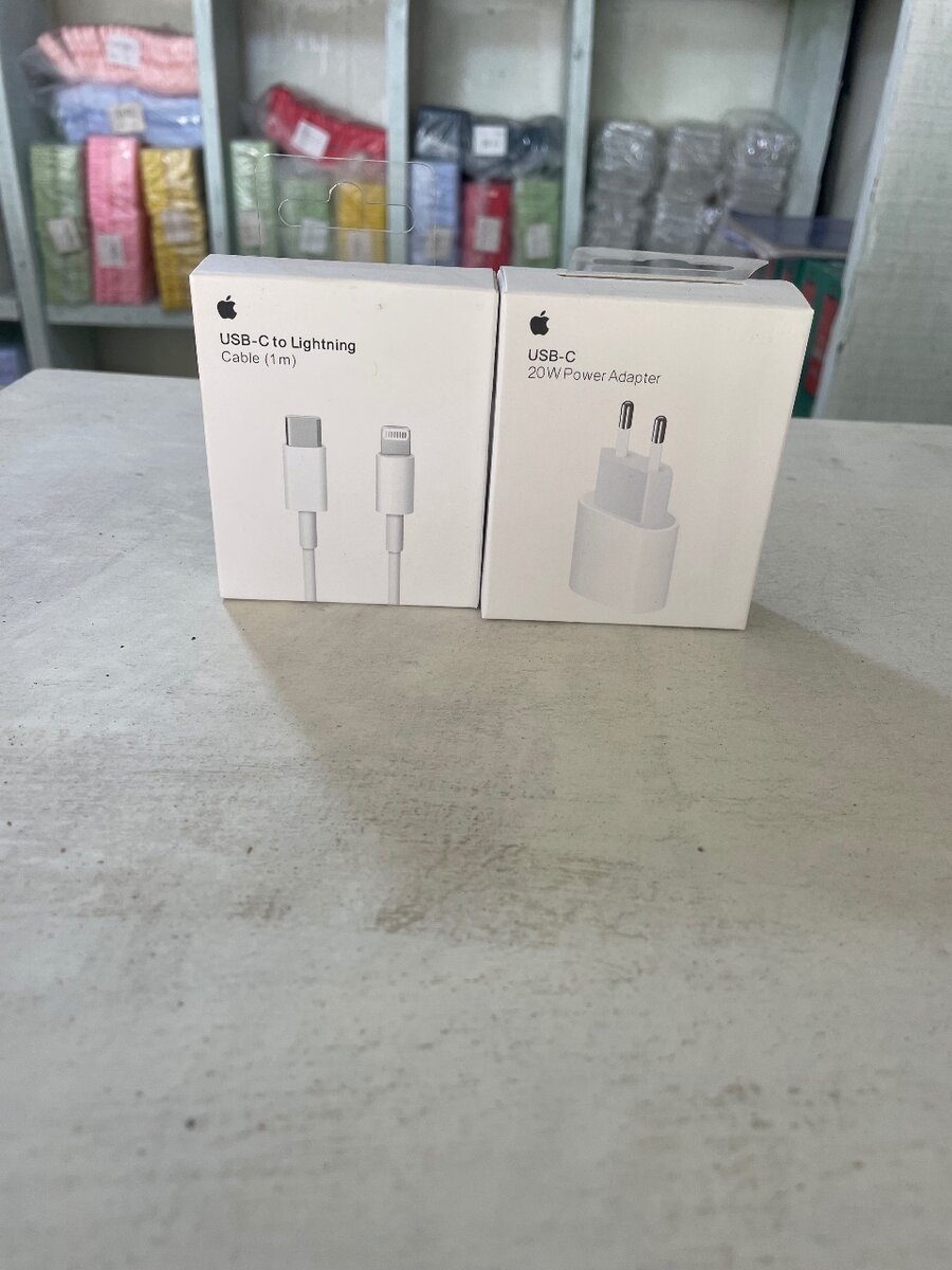 Adaptateur et câble USB-C Apple