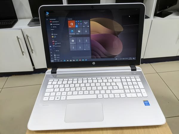 HP Pavilion Notebook (White)