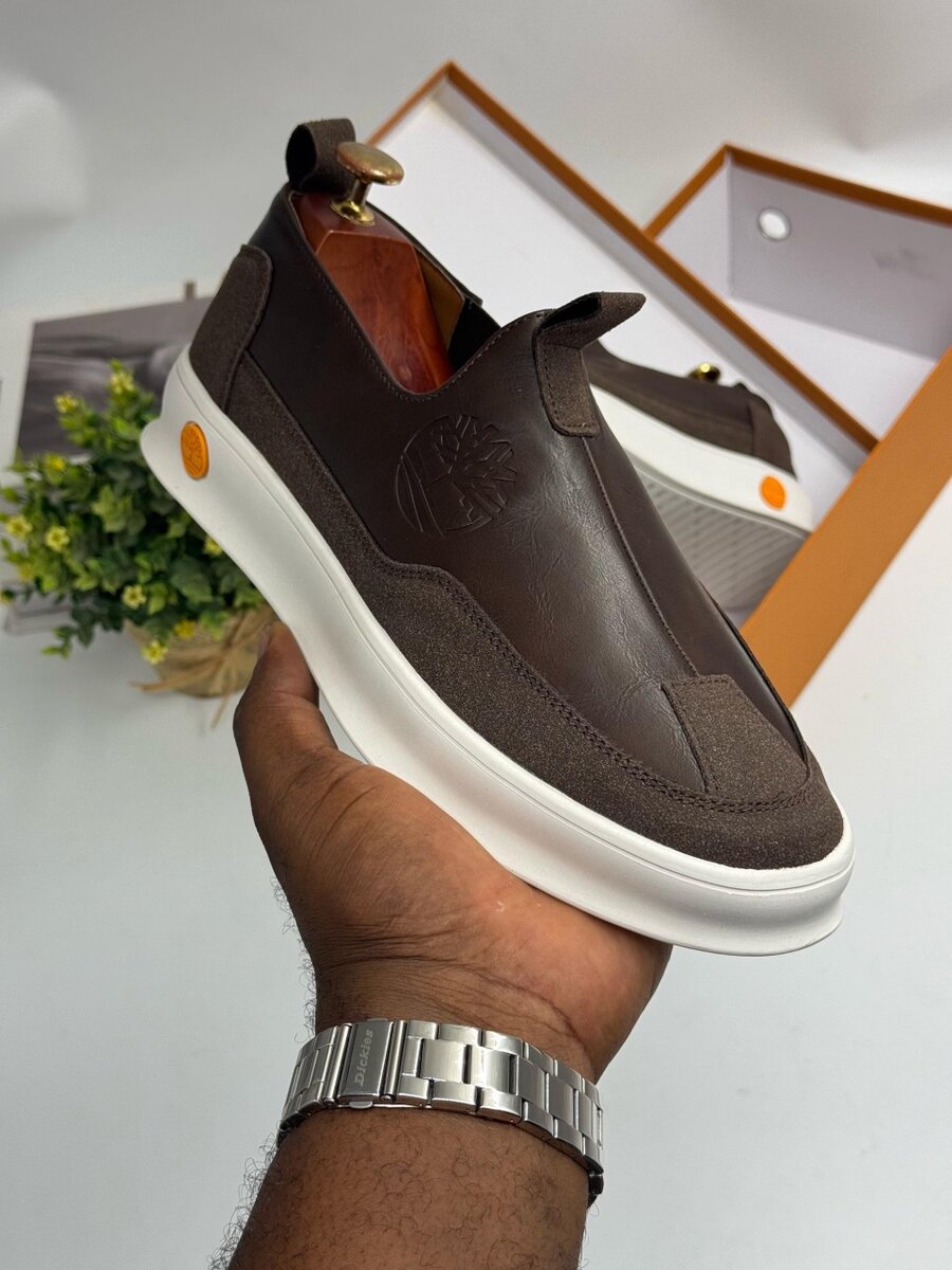 TIMBERLAND COFFEE AND WHITE