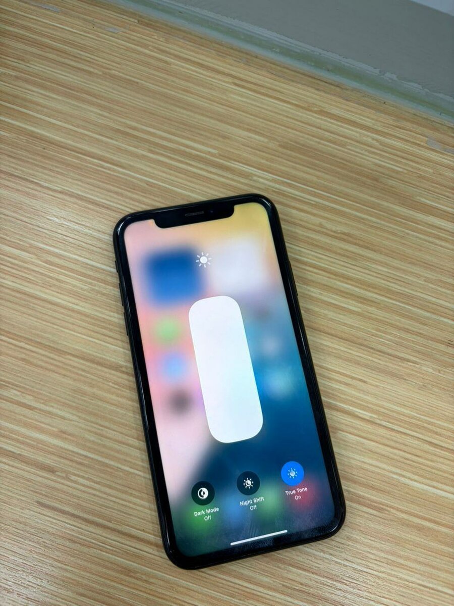iPhone XR 64GB Noir 2nd main