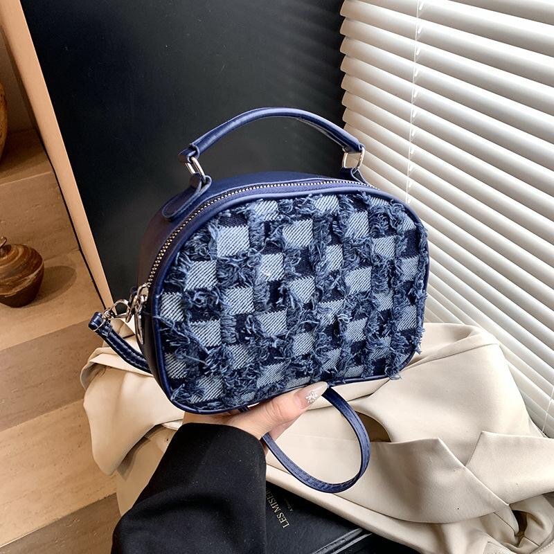 Sac à main à carreaux chic