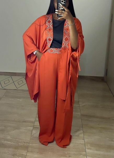ensemble de vêtements
