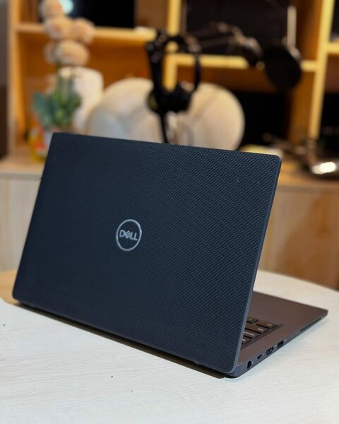 Dell Latitude 7400