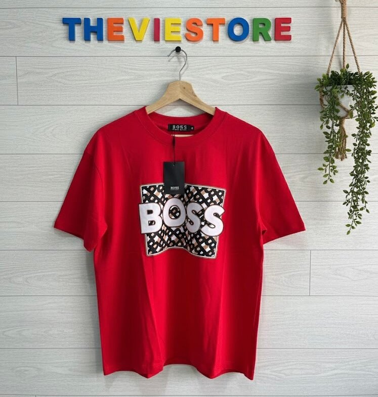 T-shirt graphique moderne