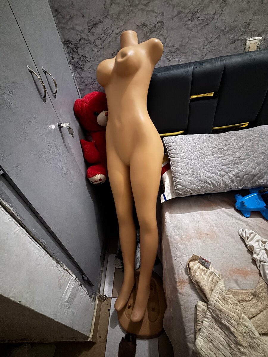 Mannequin féminin taille réelle