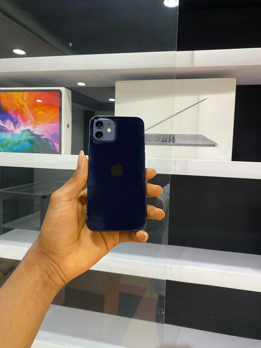 IPHONE 11 64GB UK Factory unlocked