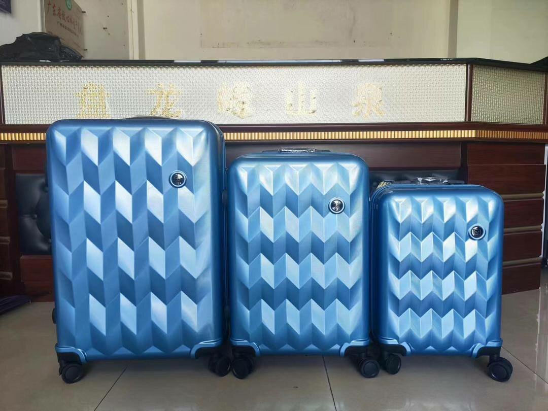 Elegant traveling bags