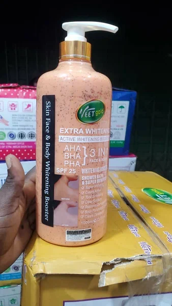 Veet Gold Whitening Shower Gel