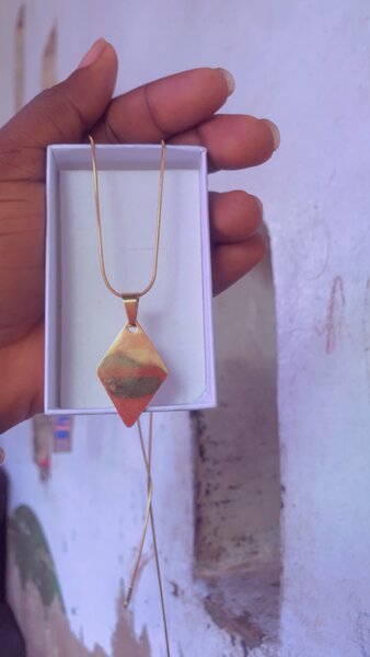 Long necklace for both genders