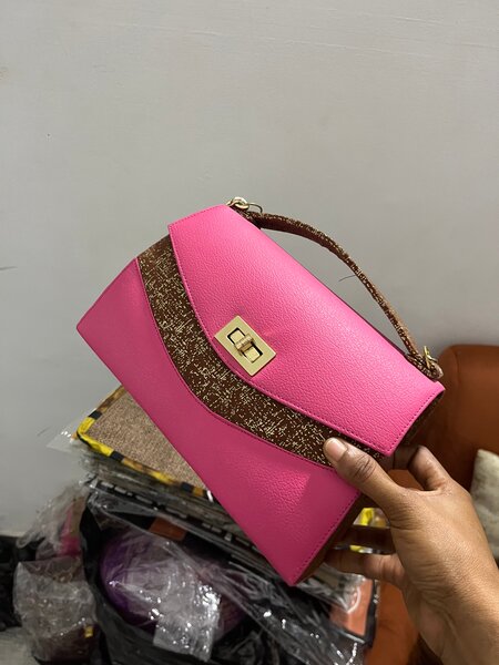 Sac à main coloré moderne