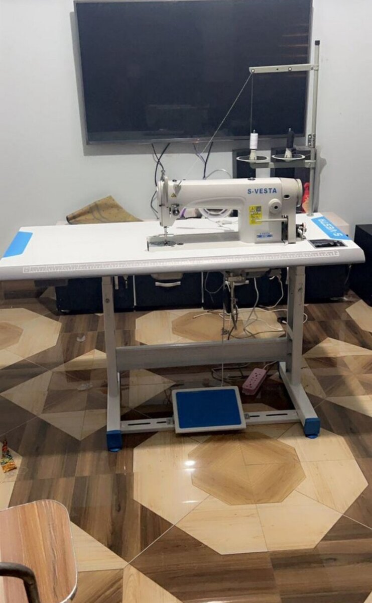 GEMSY INDUSTRIAL SEWING MACHINE