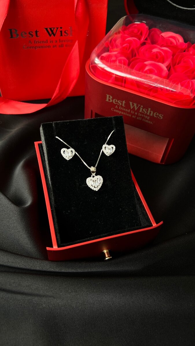 Серебряный  комплект