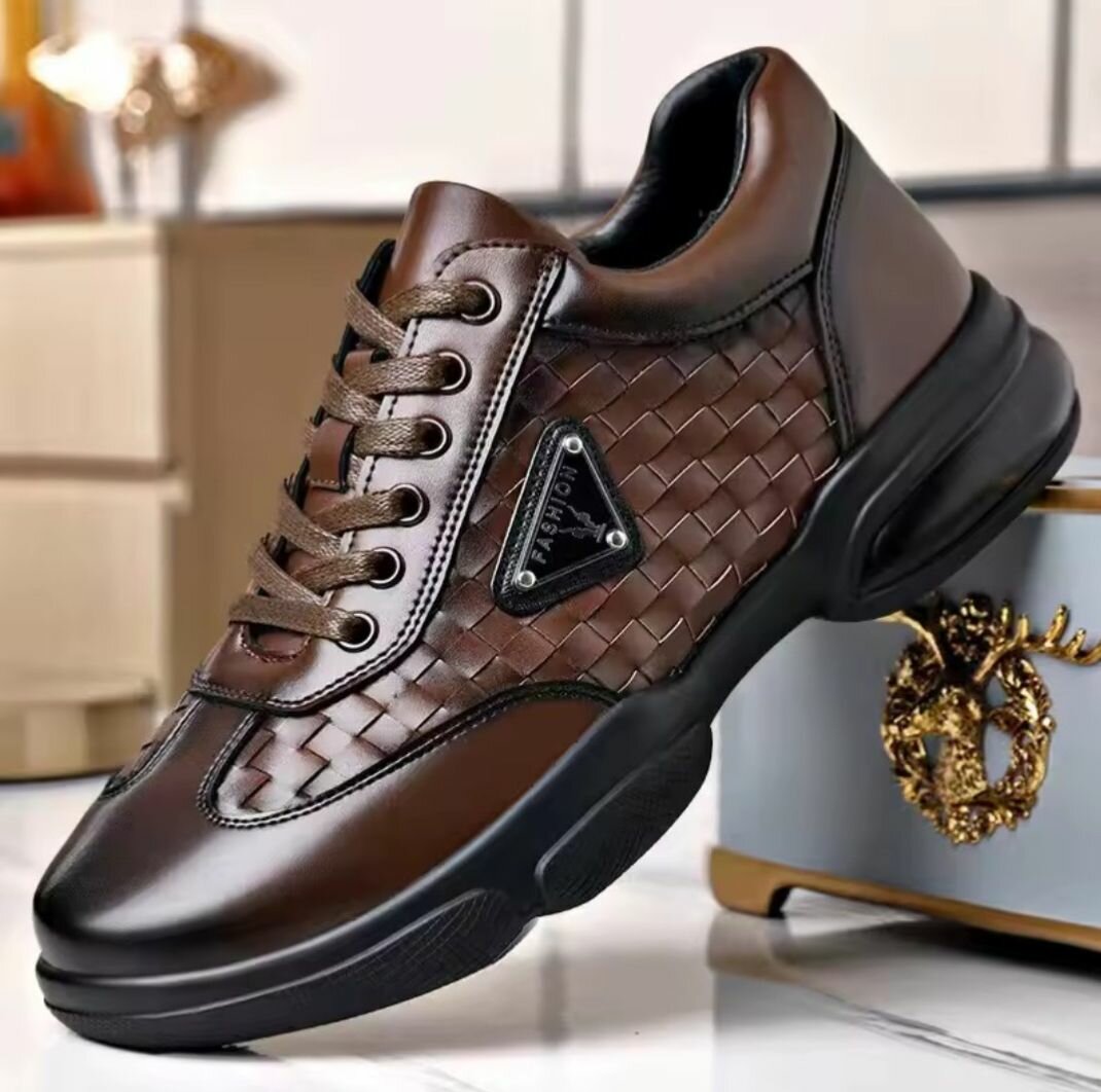 Chaussures en cuir tressé homme