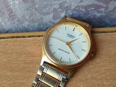 Montre Casio Quartz Dorée