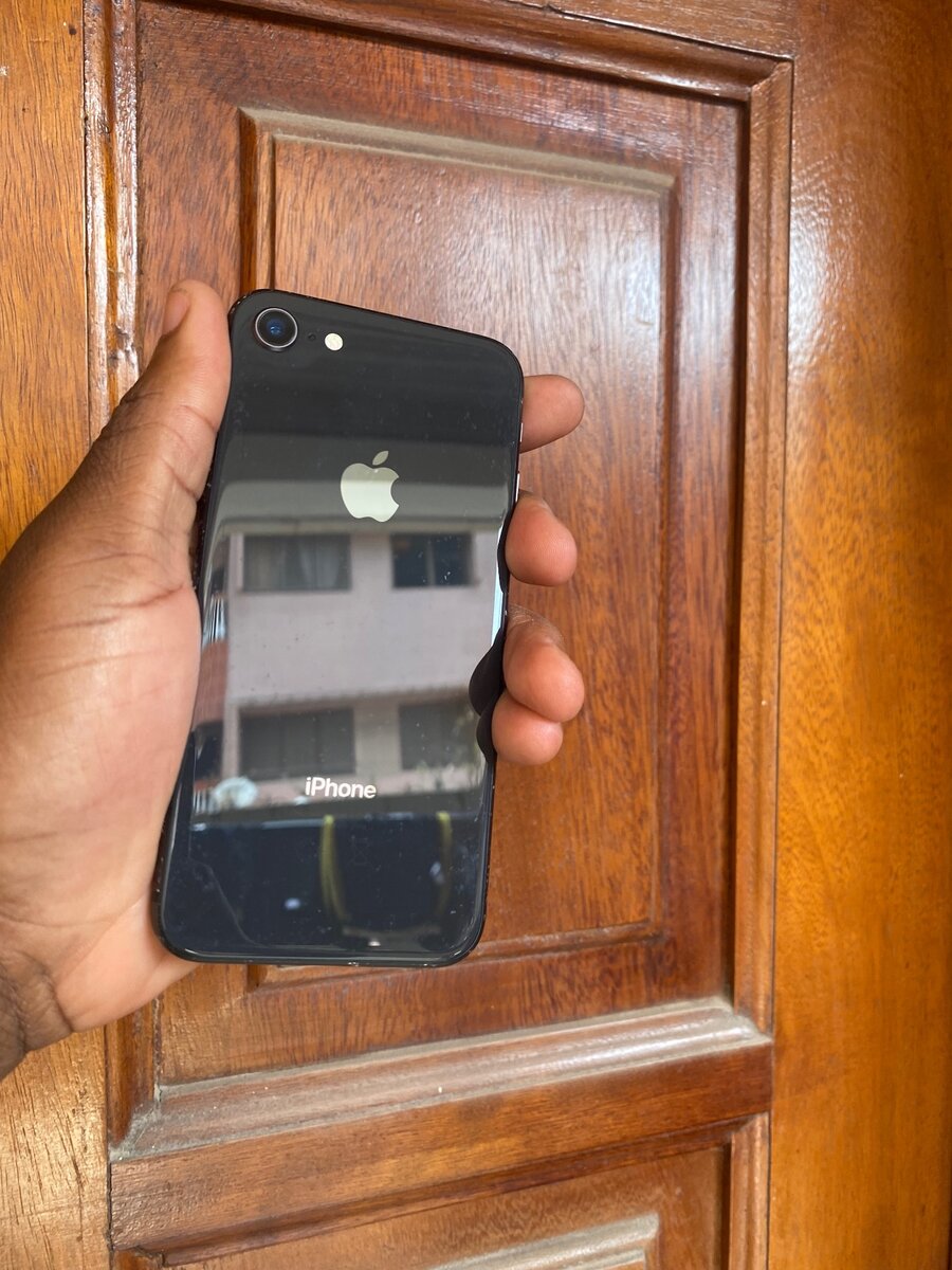 iPhone 8 64G très propre