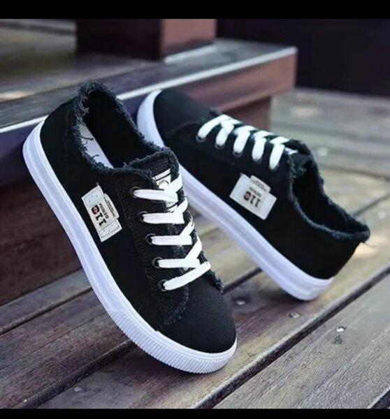 Ladies sneakers