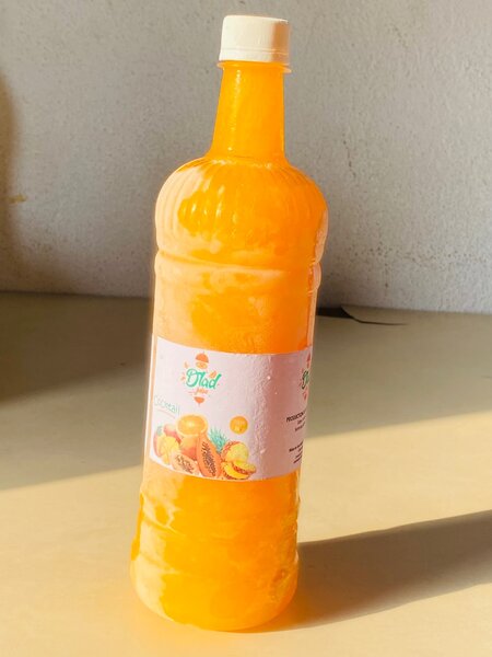 Jus d un cocktail de fruits