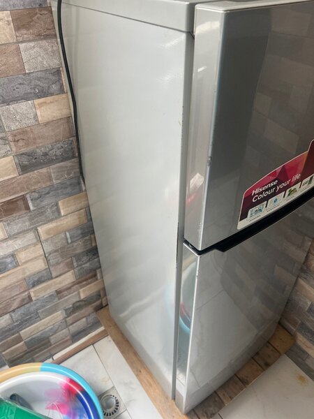 Hisense Top-Freezer Refrigerator