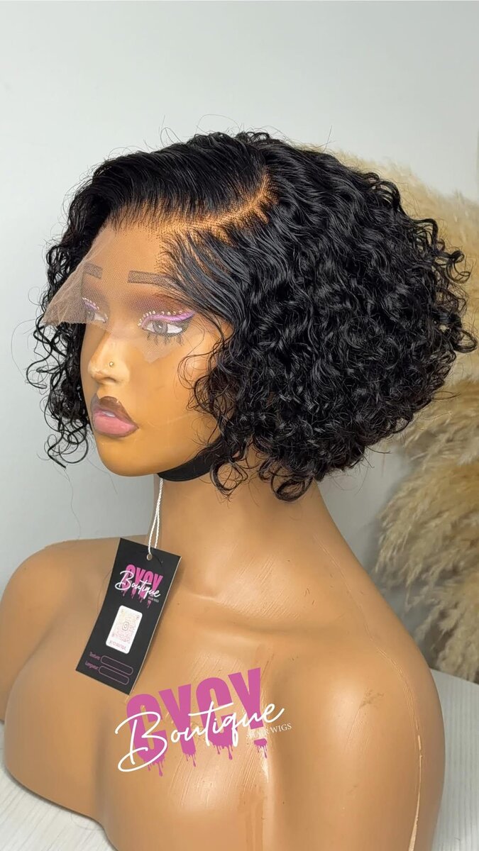 Perruque courte bouclée noire