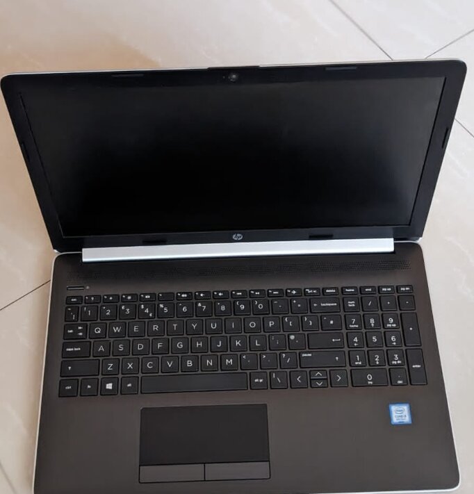 EXCELLENT CONDITION HP 15-da0600sa 15 FHD DISPLAY