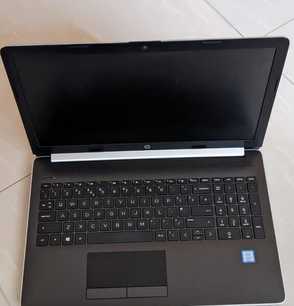 EXCELLENT CONDITION HP 15-da0600sa 15 FHD DISPLAY