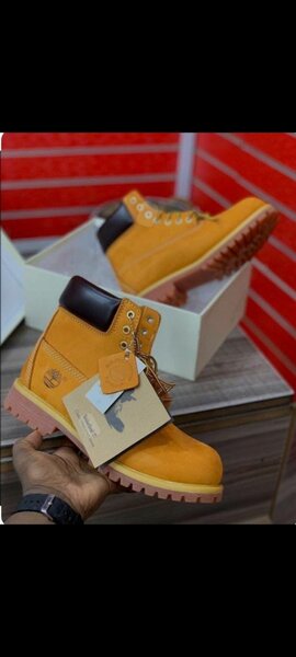 Bottes en cuir résistantes