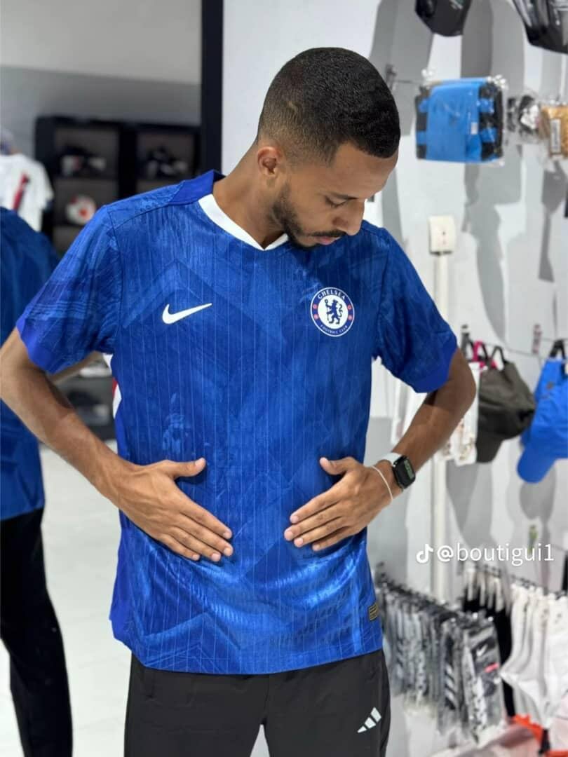 Maillots de football authentiques