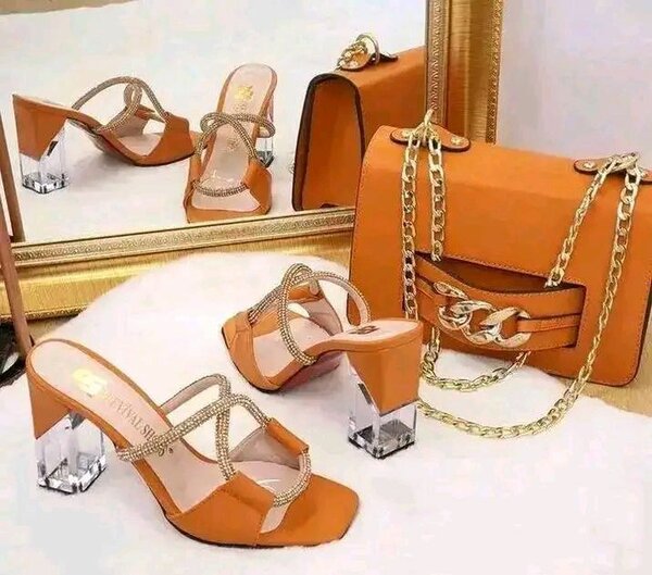 Ensemble sac et sandales élégants